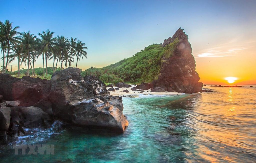 Du lịch Đảo Lý Sơn – Khám phá vẻ đẹp “vương quốc tỏi” giữa biển khơi